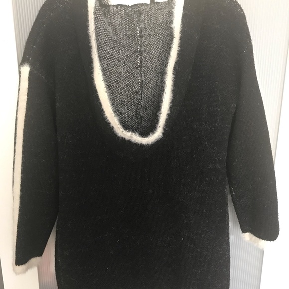 Hooded Sweater Jacket. Size Medium - Picture 2 of 2